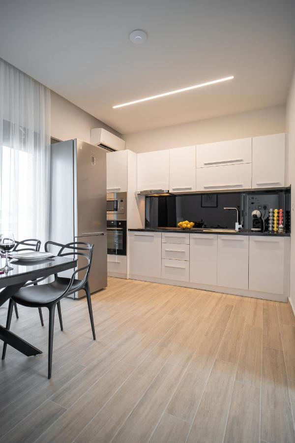 Apartment Palace *