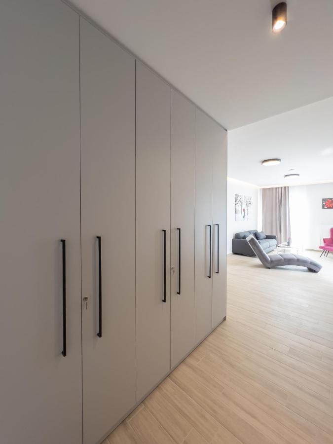 Palace Apartment *